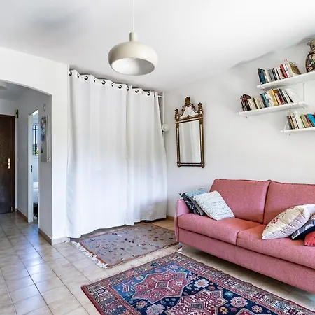 Superbe T2 Avec Jardin, Clim A 600m De La Carqueiranne